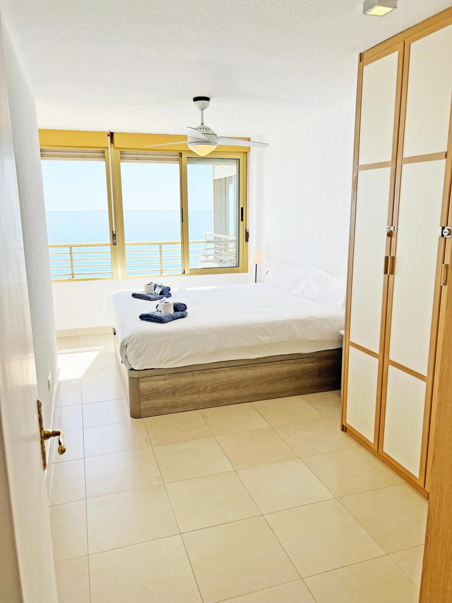 Апартаменти Oasis Frente Al Mar. Parking Gratis Ел-Кампельйо Екстер'єр фото